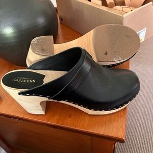 Rarely worn black hasbeens clogs, size 41